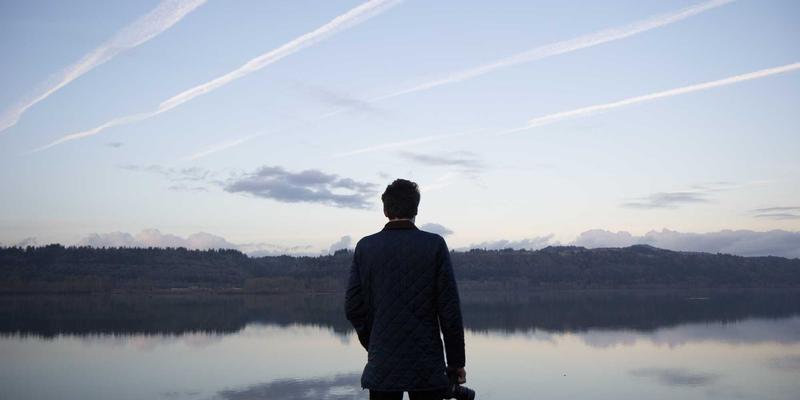 攻克薄壁零件加工难题:宁波精宇精密液压与气动夹具定制方案如何实现刚性倍增与效率跃升